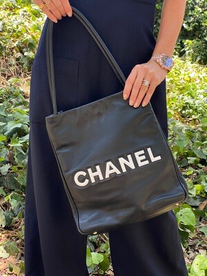 Chanel Chocolate Bar Leather Tote Bag (SHG-35497) – LuxeDH