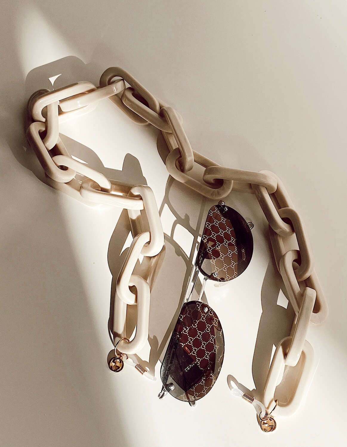 GUCCI GG CHARM OVERSIZED SUNGLASSES CHAIN GUCCI GG CHARM OVERSIZED SUNGLASSES CHAIN