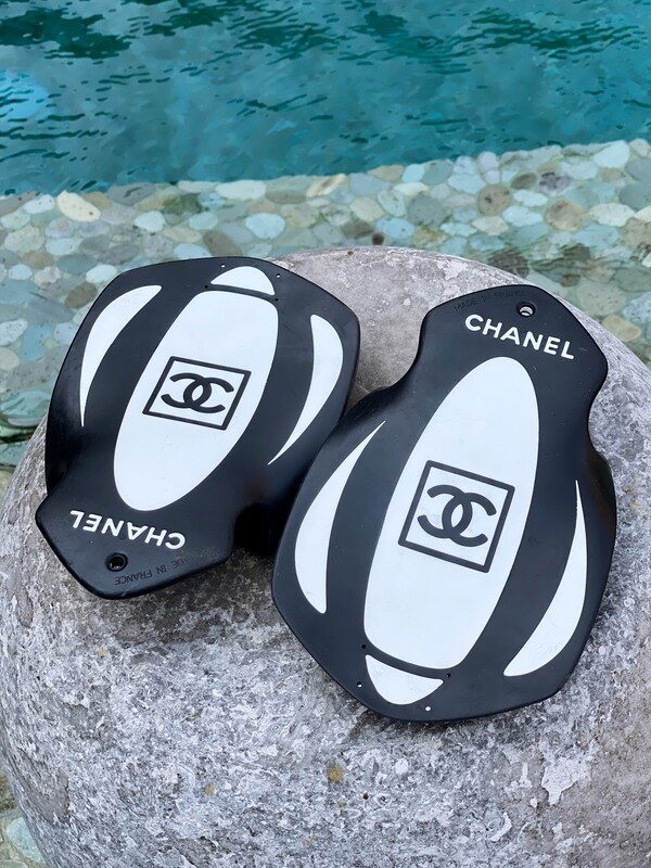 CHANEL VINTAGE CC SPORT SWIM PADDLES BLACK WHITE
