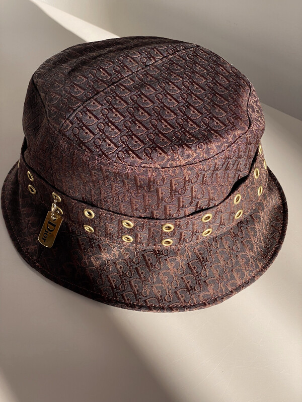 CHRISTIAN DIOR VINTAGE MONOGRAM LOGO DIORISSIMO BUCKET HAT WITH CHARM
