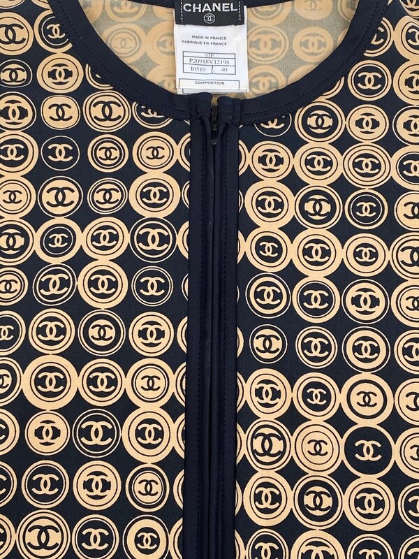 CHANEL CC MEDALLION COIN PRINT TOP JACKET FR 36