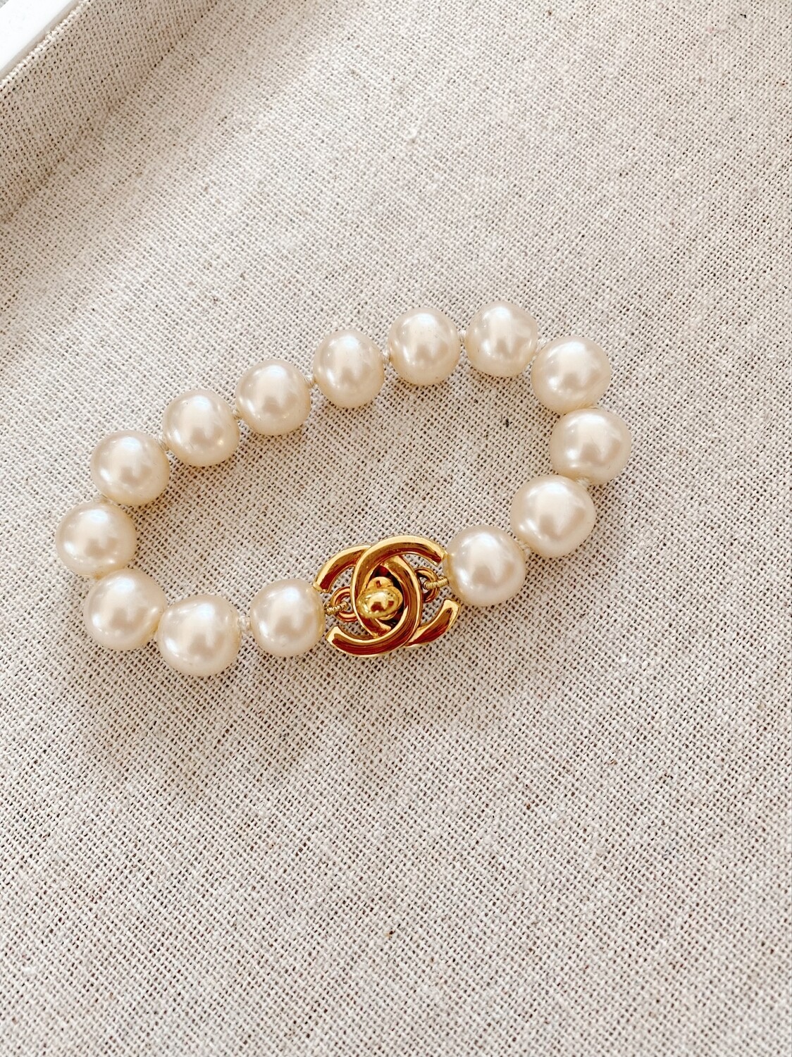 CHANEL GOLD TONE CC BRACELET WITH PEARLS - Hebster Boutique