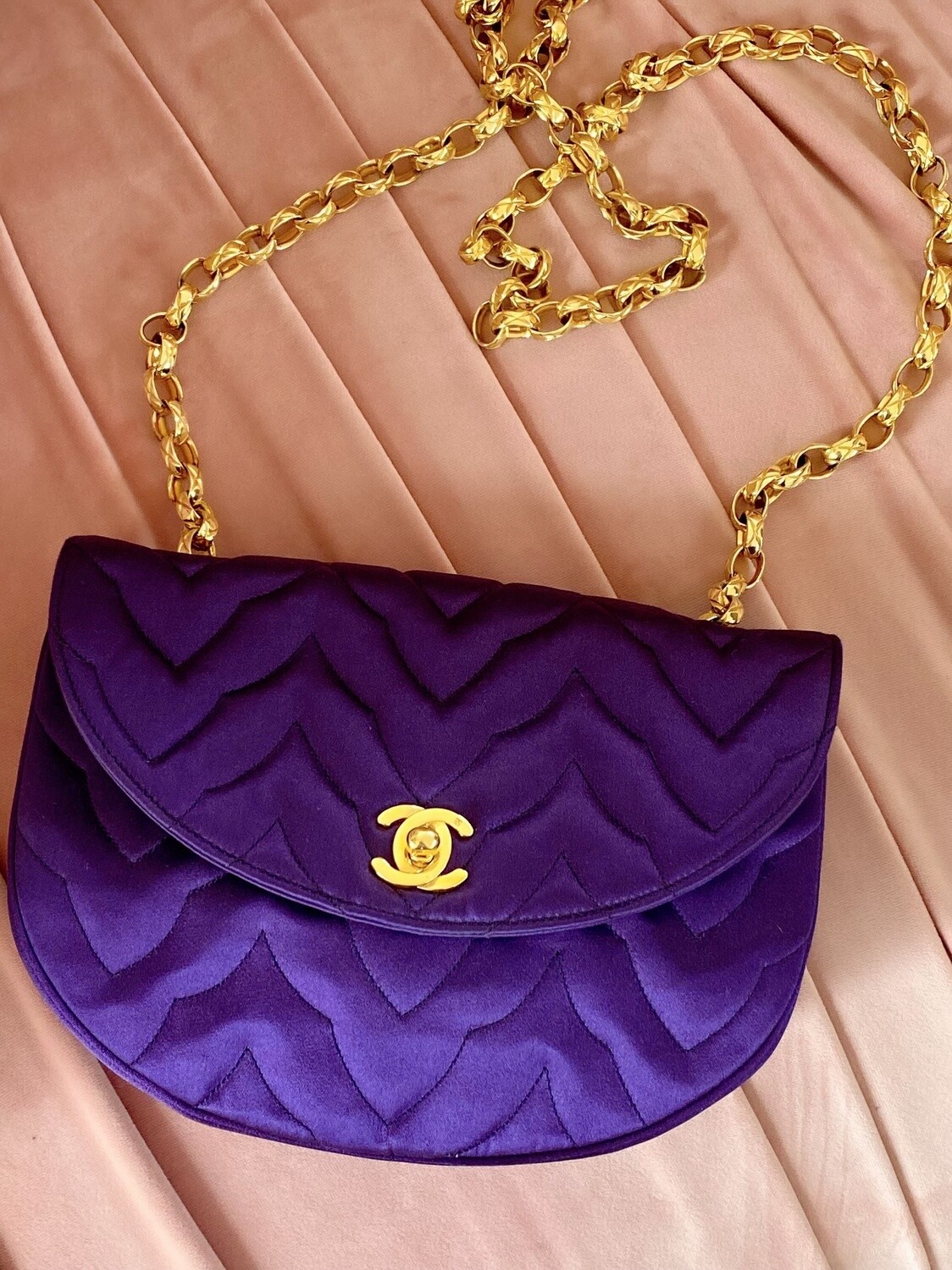 CHANEL VINTAGE PURPLE QUILTED SATIN CC FLAP GOLD CHAIN EVENING SHOULDER  CROSSBODY BAG