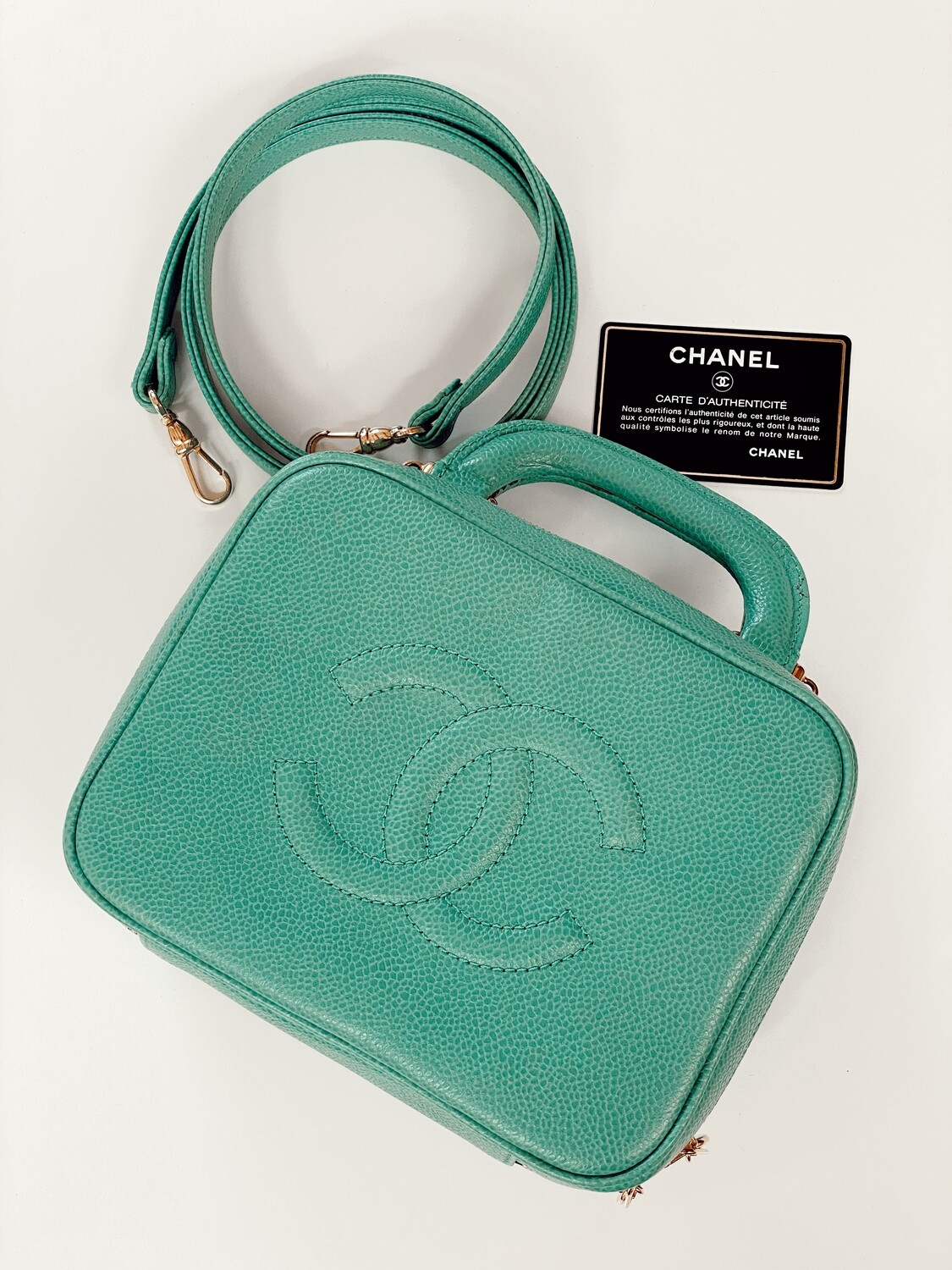 Chanel - Authenticated Travel Bag - Leather Green Plain for Women, Never Worn