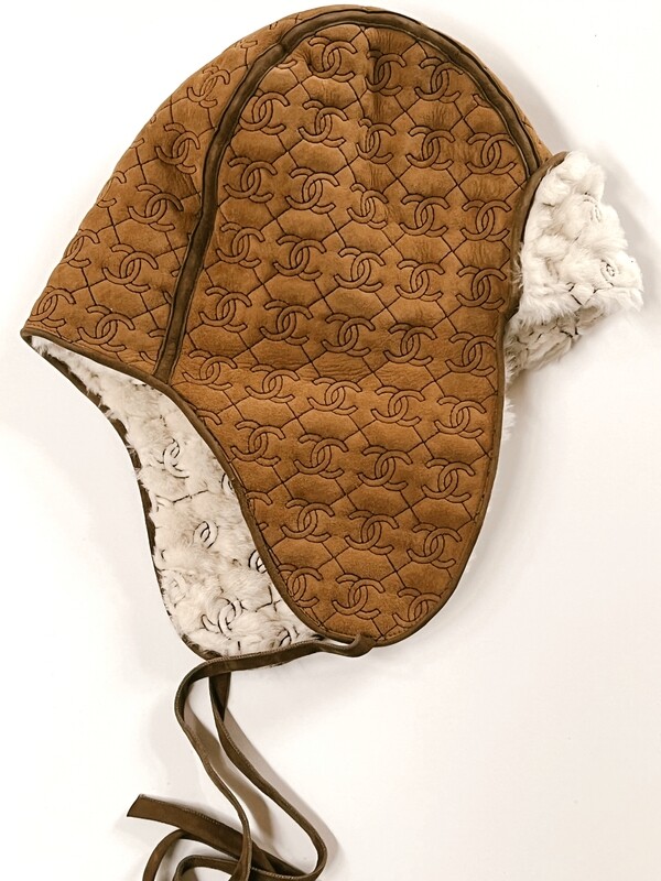 CHANEL CC BROWN LEATHER FUR TRAPPER HAT WITH TAGS