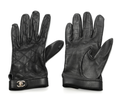 CHANEL CC TURNLOCK BLACK QUILTED LEATHER GLOVES