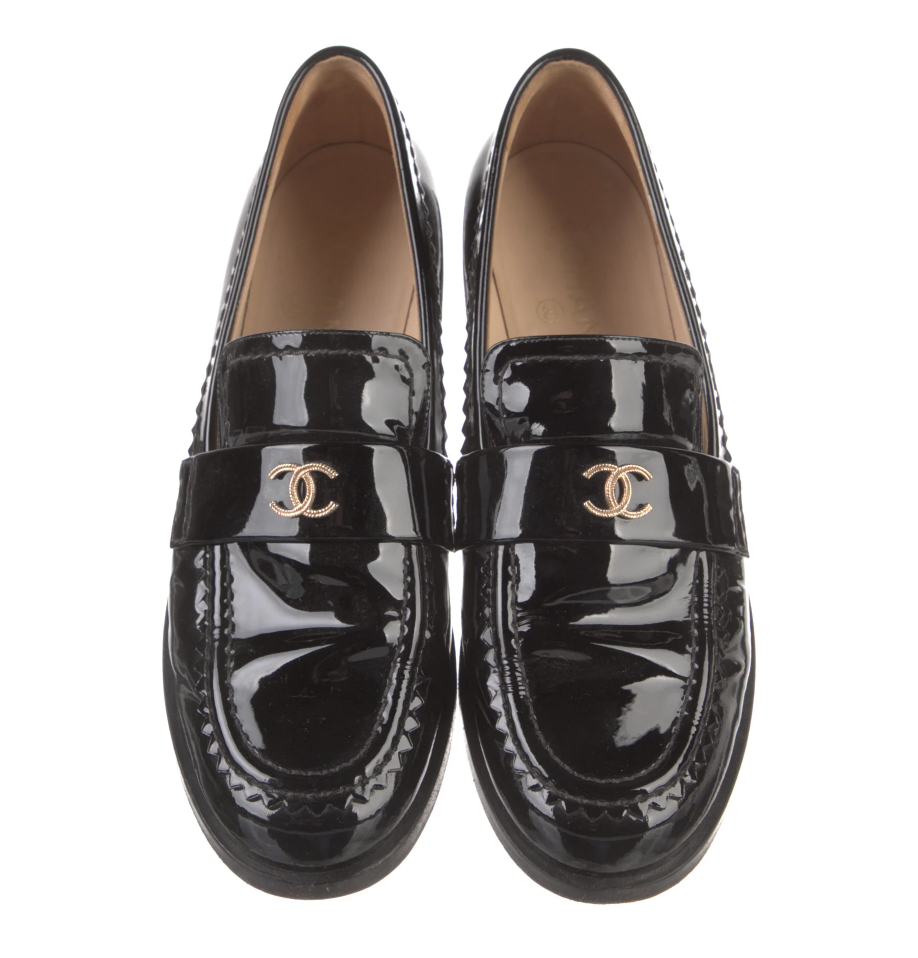 CHANEL VINTAGE CC LOGO BLACK PATENT LEATHER LOAFERS IT 40.5