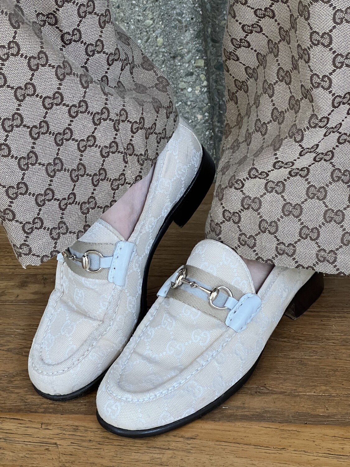 GUCCI GG MONOGRAM CREAM CANVAS AND LEATHER LOAFERS