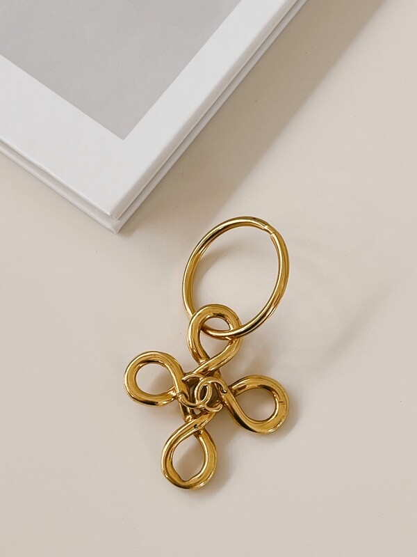 CHANEL VINTAGE CC LOGO CROSS GOLD CHAIN BAG CHARM / KEYCHAIN