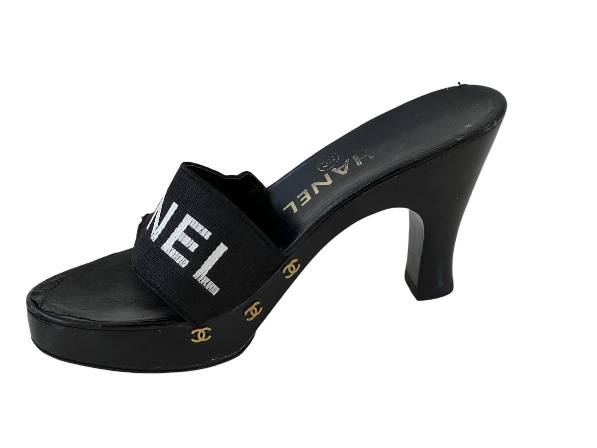 CHANEL VINTAGE CC LOGO WOOD PLATFORM HEELS IT 37.5