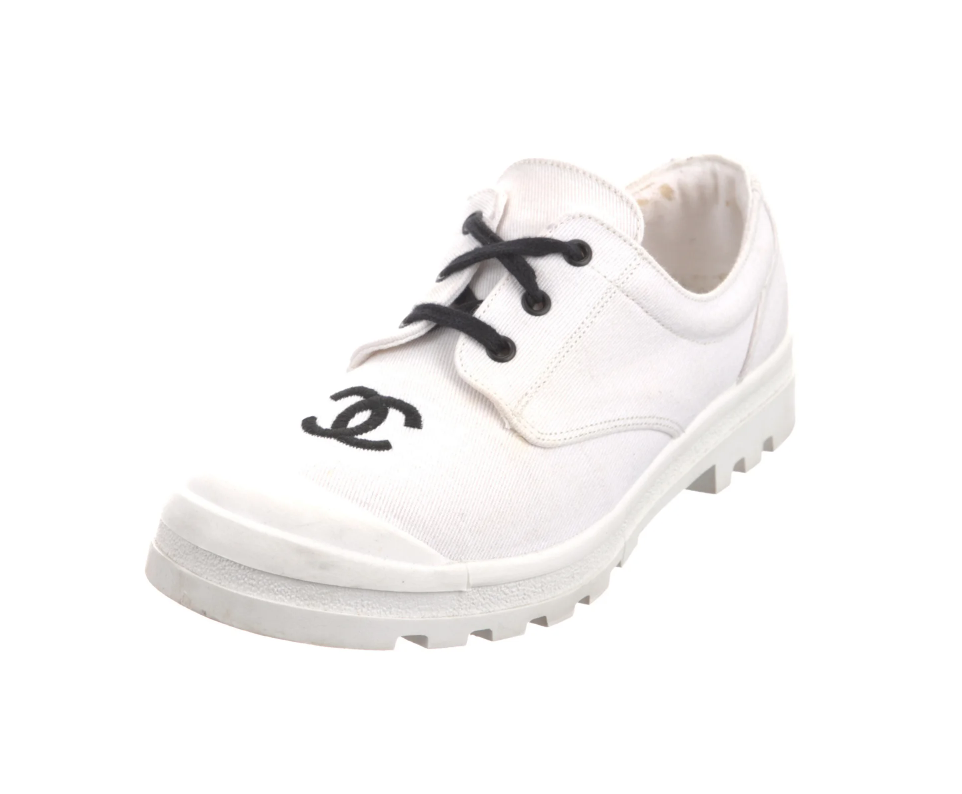 CHANEL VINTAGE WHITE BLACK CC CANVAS LACE UP SNEAKERS IT 38