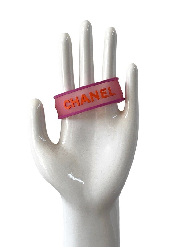 CHANEL VINTAGE LETTER LOGO CLOVER PINK RUBBER JELLY BRACELET