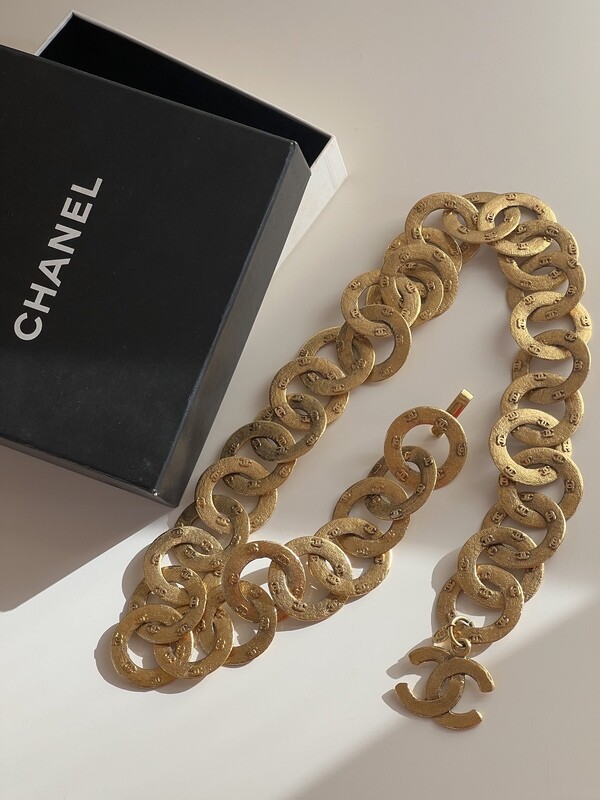 CHANEL VINTAGE CC LOGO CHAIN LINK BELT