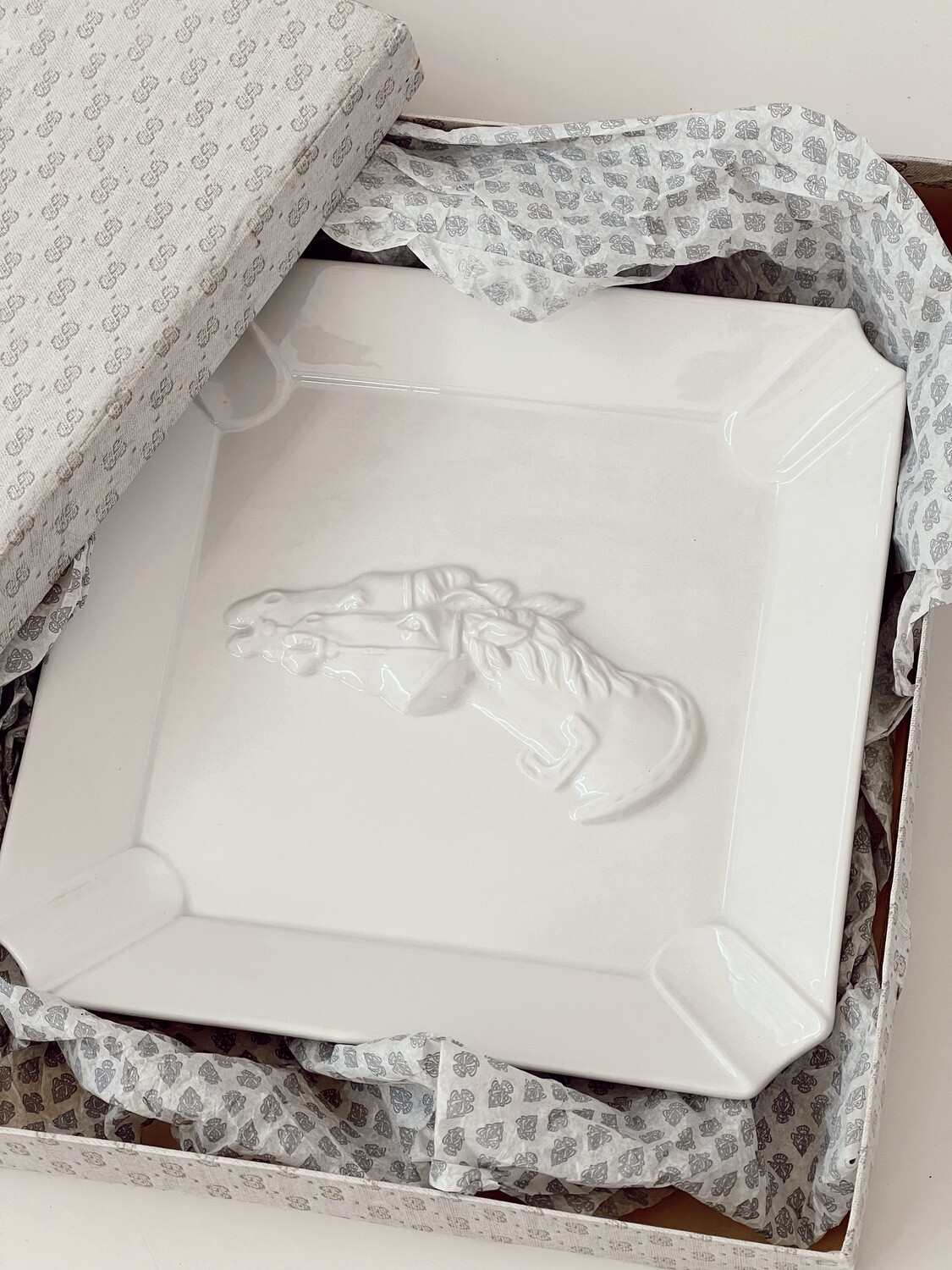 GUCCI ITALY VINTAGE EQUESTRIAN HORSES PORCELAIN TRINKET TRAY / ASHTRAY IN ORIGINAL BOX