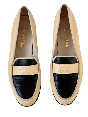 CHANEL CC BEIGE BLACK LEATHER LOAFERS IT 40
