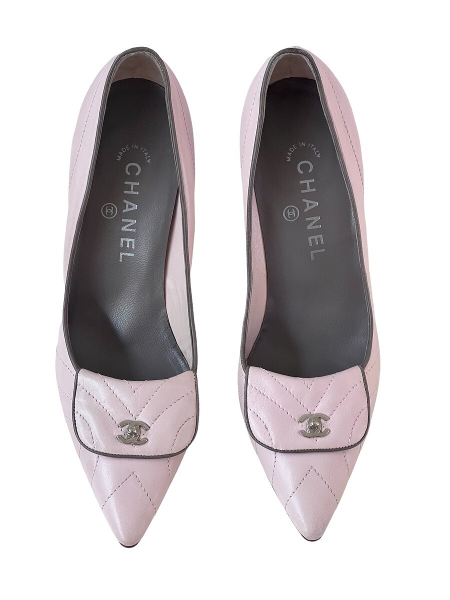 CHANEL PINK QUILTED LEATHER CC TURNLOCK POINTED TOE HEELS IT 37.5