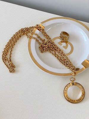 CHANEL VINTAGE CC GOLD LARGE MAGNIFYING GLASS PENDANT NECKLACE