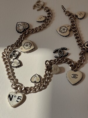 VINTAGE CHANEL CC HEART COCO CHARMS PEARLS CHAIN LINK BELT / NECKLACE
