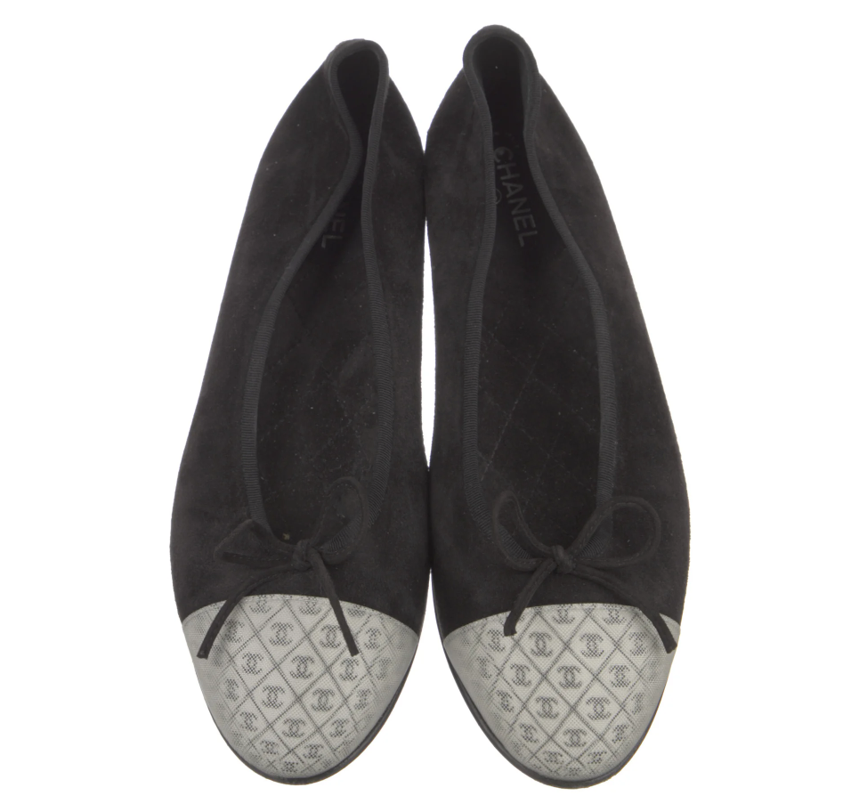 CHANEL CC BLACK SUEDE HOLOGRAM LOGO LEATHER BALLET FLATS IT 37.5