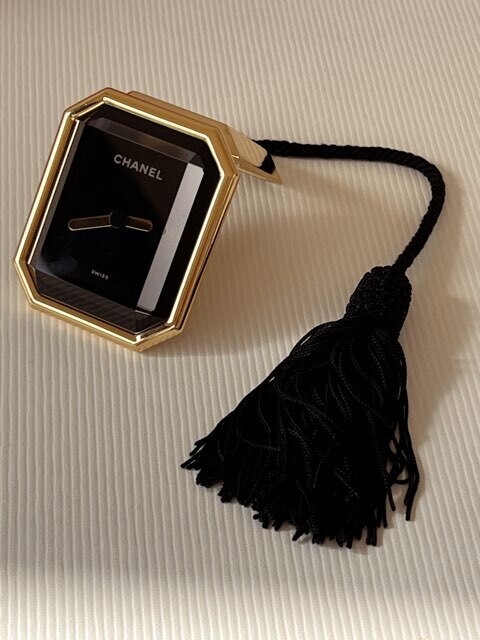 RARE CHANEL VINTAGE PREMIERE WATCH DESK CLOCK WITH TASSEL