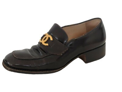 VINTAGE CHANEL BROWN LEATHER CC LOAFERS / IT 38.5 / US 7.5 - 8