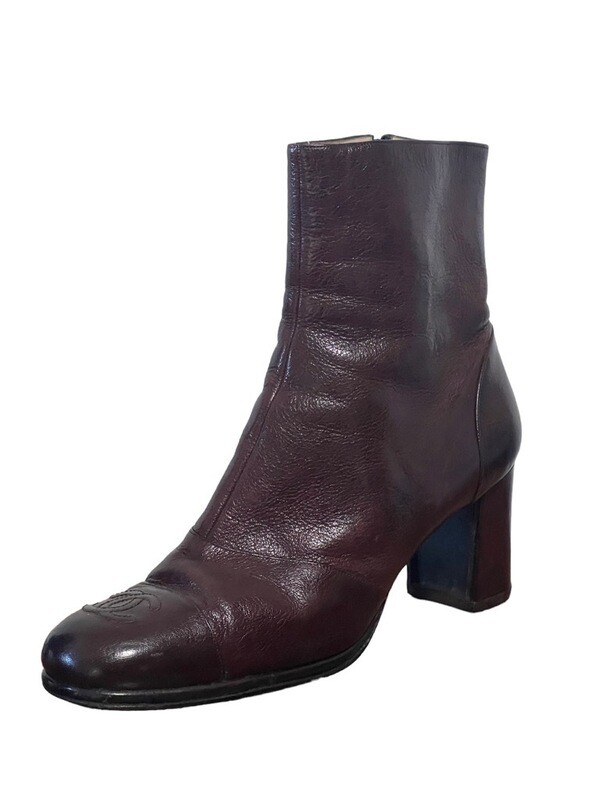 VINTAGE CHANEL CC BROWN LEATHER BOOTS IT 41 / US 10 - 10.5