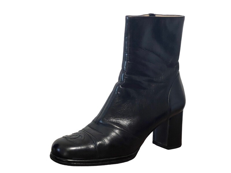 VINTAGE CHANEL CC BLACK LEATHER BOOTS IT 37 / US 6 - 6.5