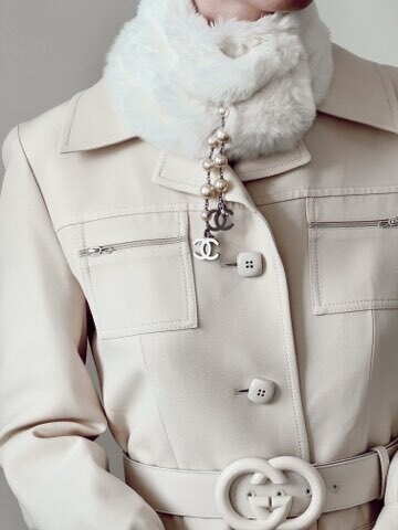 VINTAGE CHANEL FUR CC CHARM FAUX PEARL SNOOD SCARF