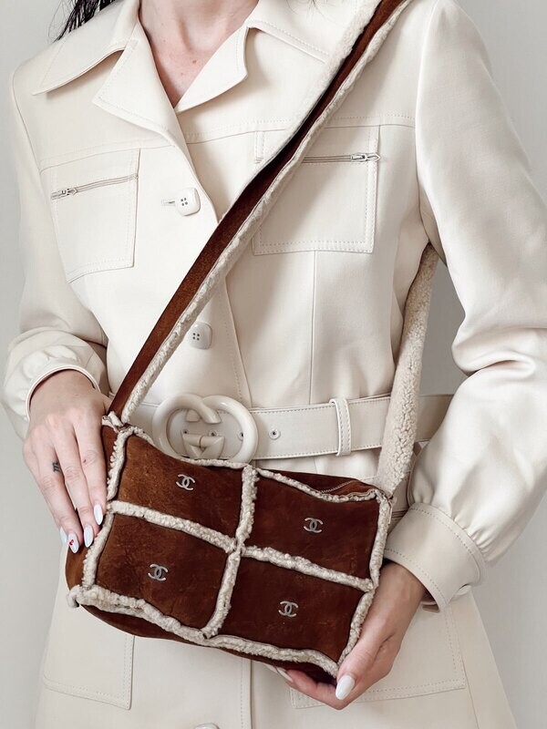 CHANEL VINTAGE CC CHARM LOGOS SHEARLING SHOULDER BAG
