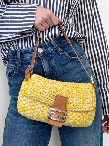 FENDI VINTAGE YELLOW WHITE WOVEN STRAW & LEATHER BAGUETTE SHOULDER BAG