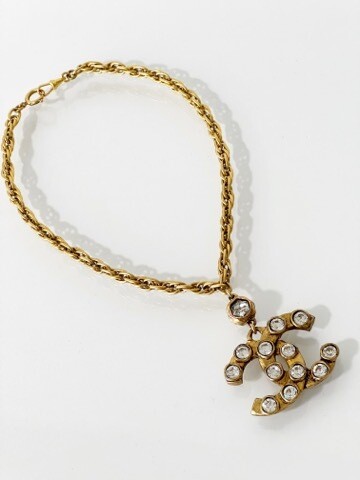 VINTAGE CHANEL CC RHINESTONE CRYSTAL GOLD CHAIN PENDANT NECKLACE