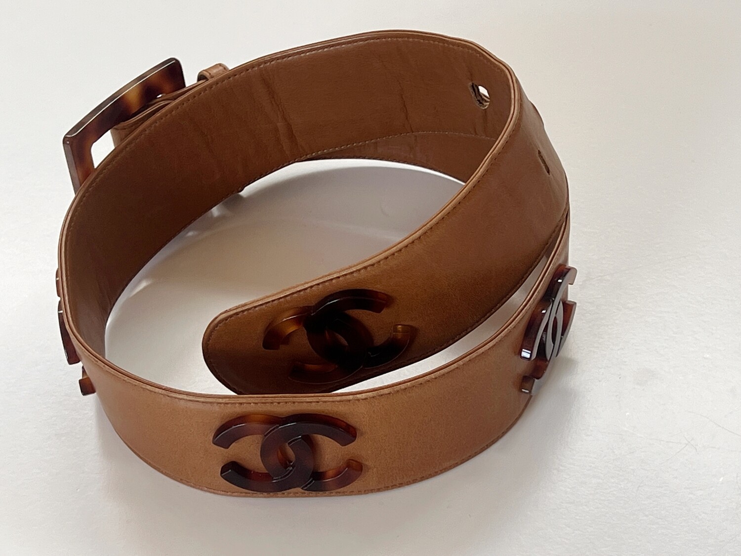 VINTAGE CHANEL COGNAC LEATHER TORTOISE CC LOGO WIDE BELT 70/30