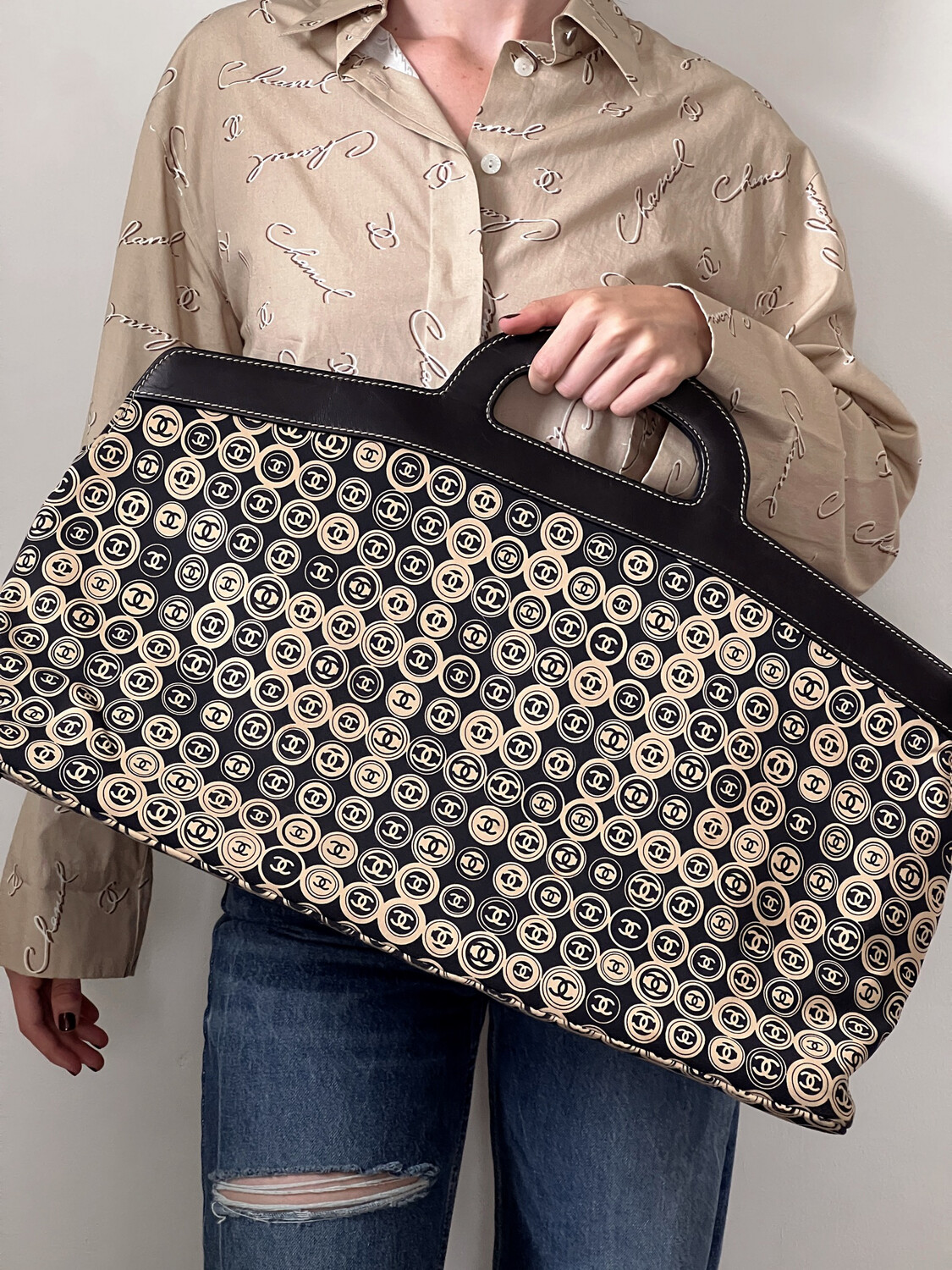 VINTAGE CHANEL CC MEDALLION PRINT XL TOP HANDLE BAG