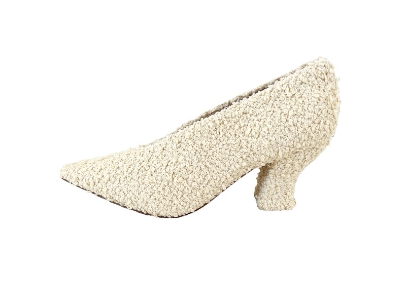 BOTTEGA VENETA IVORY BOUCLE HEELS