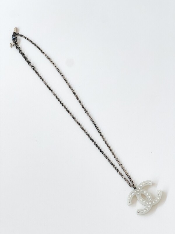 CHANEL VINTAGE CC LOGO RHINESTONE PENDANT NECKLACE