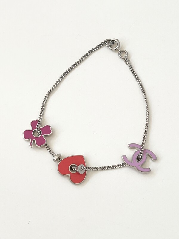 CHANEL VINTAGE LUCKY CHARMS ENAMEL CC LOGO CHARM BRACELET
