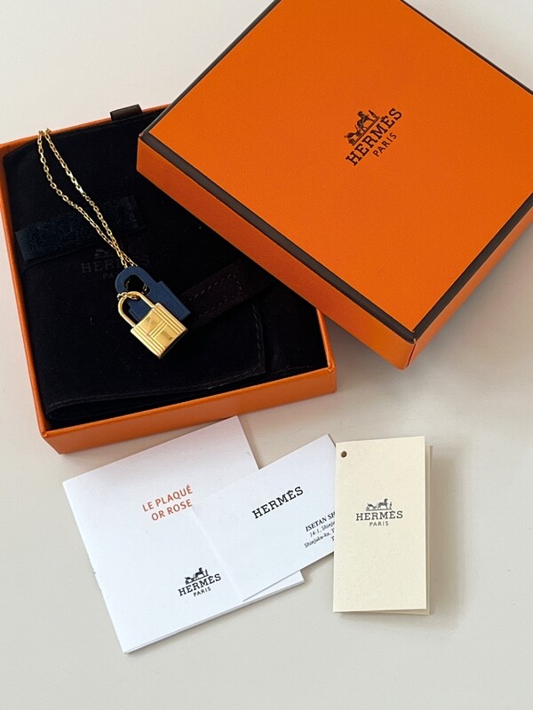 HERMES PARIS &quot;H&quot; PADLOCK METAL LEATHER PENDANT NECKLACE