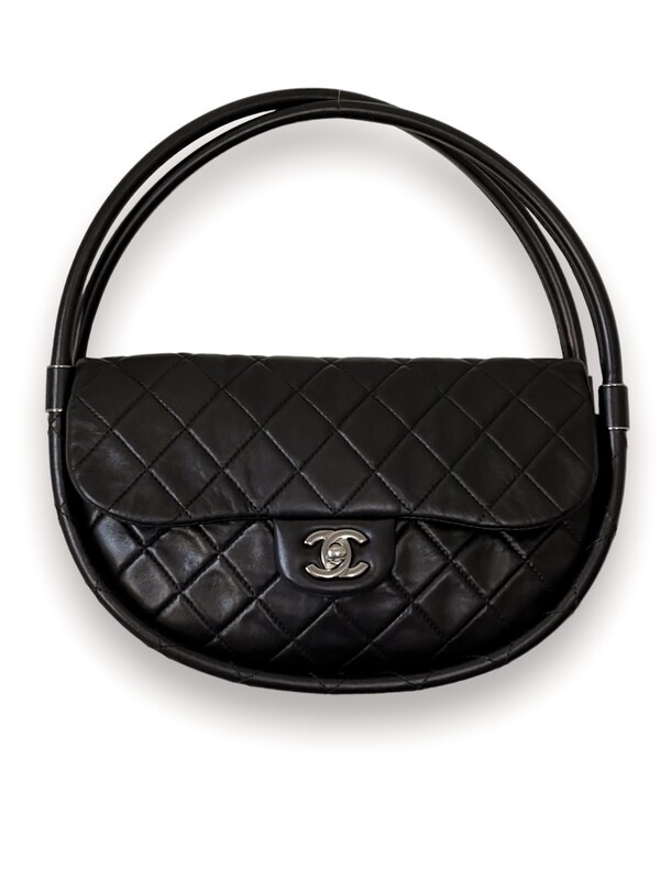 CHANEL BLACK LEATHER MEDIUM CC FLAP HULA HOOP BAG