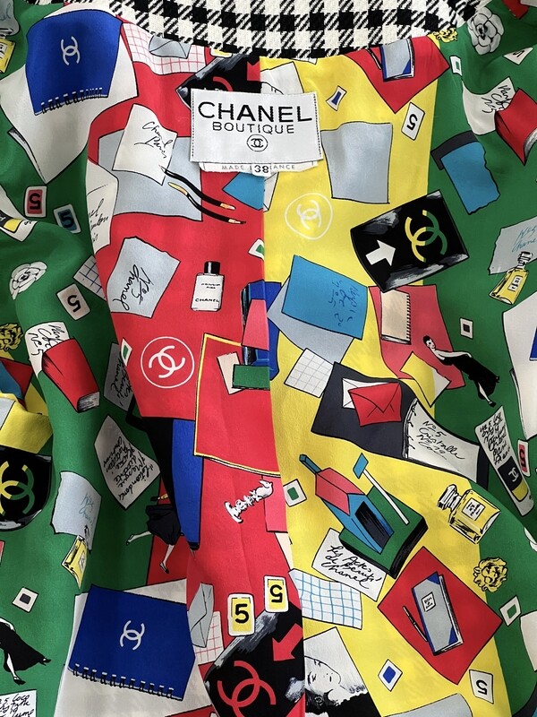 CHANEL VINTAGE PLAID BLACK WHITE JACKET WITH CHANEL LOGO PRINT LINING