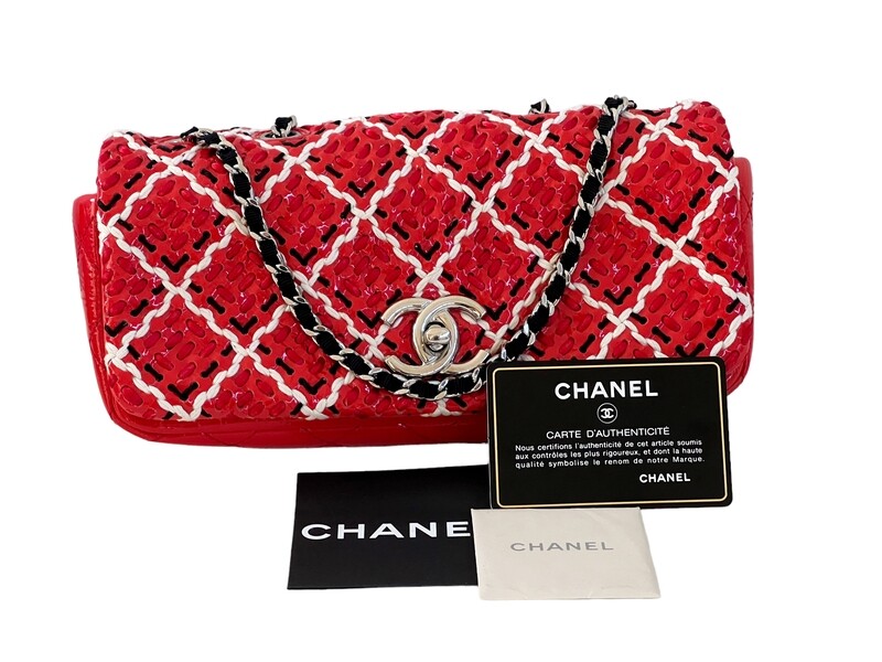 CHANEL VINTAGE RED PATENT QUILTED CLASSIC FLAP SHOULDER BAG