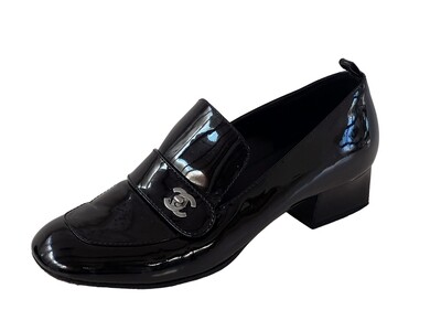 CHANEL CC SILVER TURNLOCK BLACK PATENT LEATHER LOAFERS IT 38.5