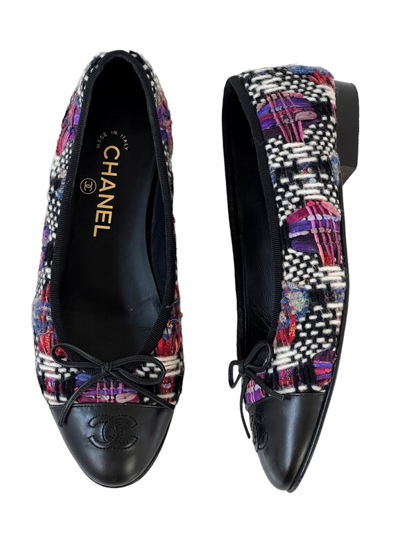 CHANEL CC TWEED AND LEATHER BALLET FLATS WITH BOW IT 37