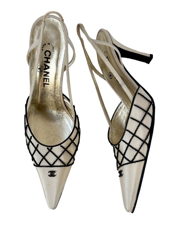 CHANEL VINTAGE SATIN AND BLACK BEADED CC SLINGBACK HEELS / IT 38