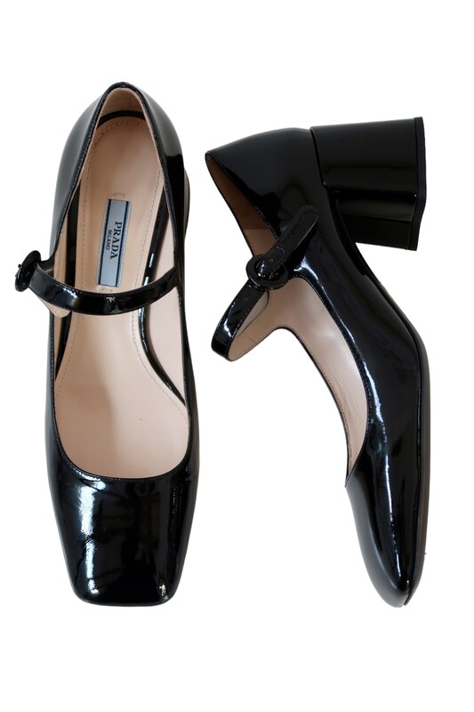 PRADA BLACK PATENT LEATHER MARY JANE HEELS IT 39
