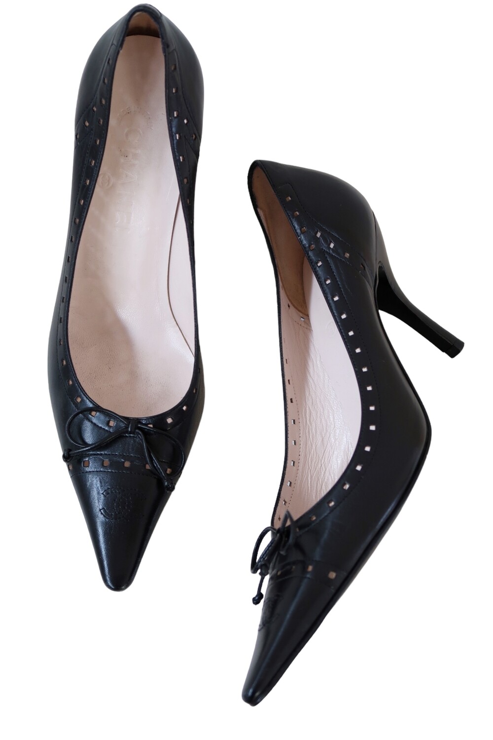 CHANEL VINTAGE CC BLACK LEATHER PUMPS HEELS / IT 38