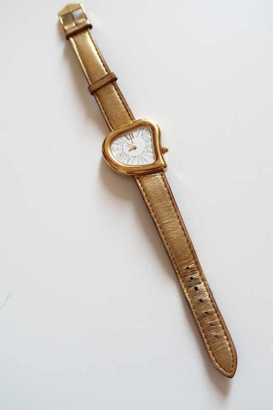 YVES SAINT LAURENT