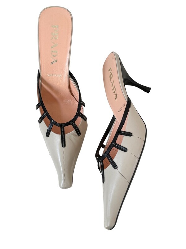 PRADA VINTAGE BEIGE &amp; BLACK LEATHER MULES HEELS / IT 39.5