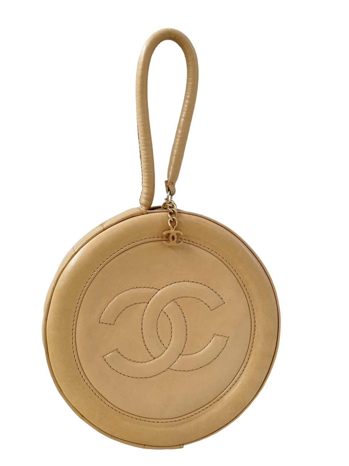 RARE CHANEL VINTAGE CC LOGO CIRCLE ROUND TAN LEATHER WRISTLET CLUTCH BAG