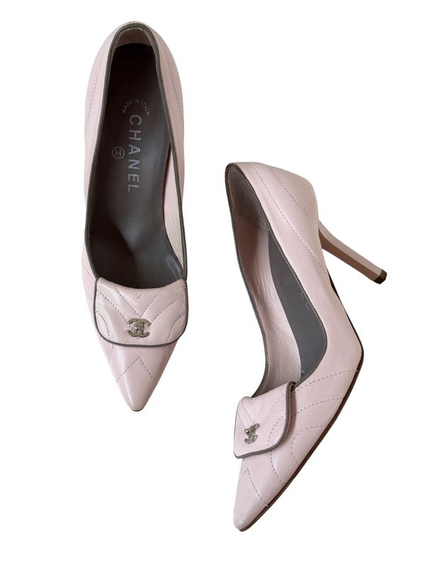 CHANEL CC TURN-LOCK PINK QUILTED LEATHER PUMPS HEELS IT 37.5