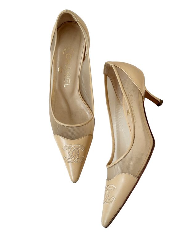 ​CHANEL VINTAGE CC LOGO BEIGE MESH AND LEATHER PUMPS HEELS IT 36